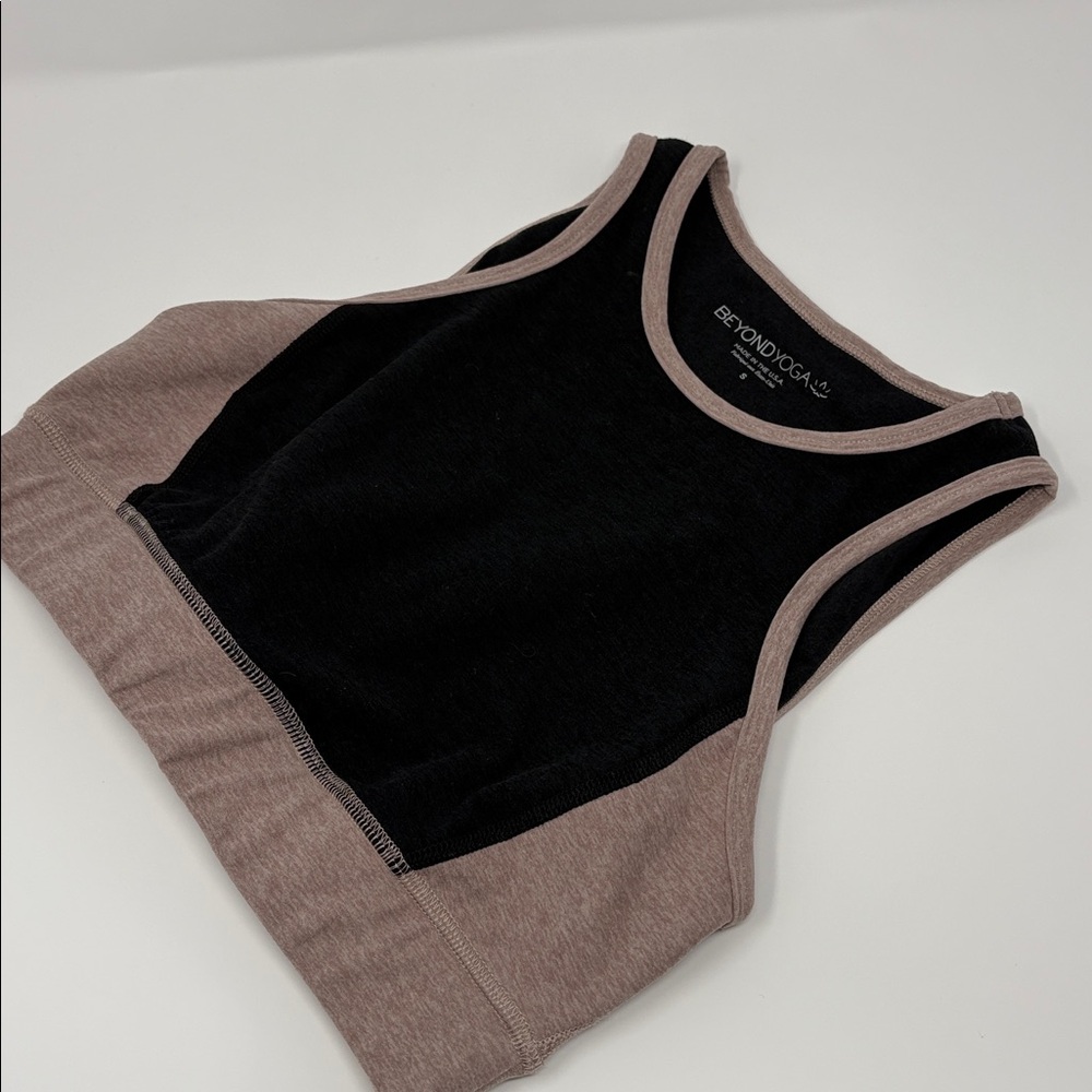 Beyond Yoga cropped bra top Size S